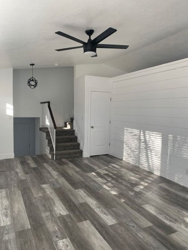 Photo - 4 Bedroom Home In Bloomington With RV Parking