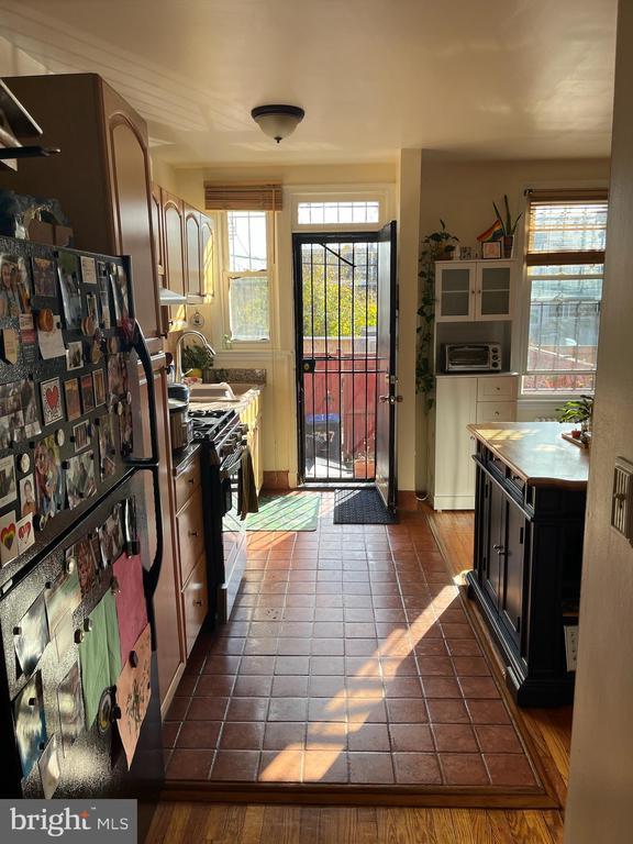 Photo - 717 Kearny St NE