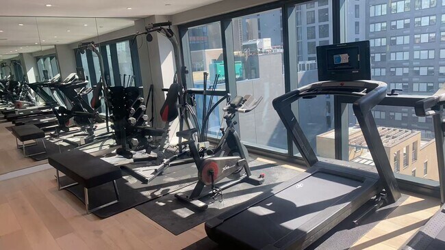 Photo - 4262 Hunter St