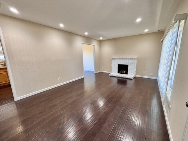 Photo - 2742 Broadmoor Ave