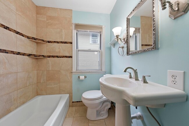 Photo - 2727 Bellwood Ave