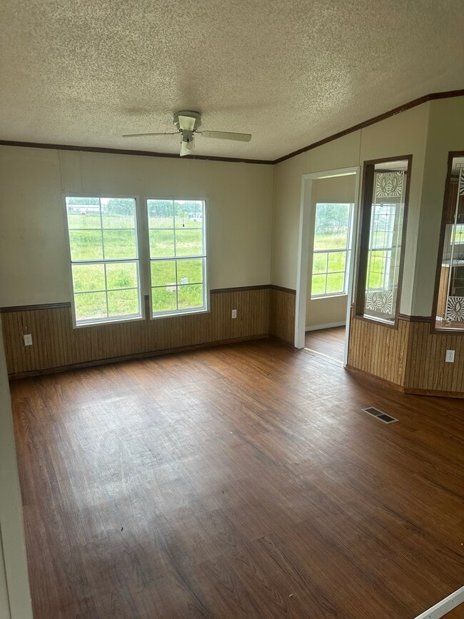Photo - 214 Troy View Dr