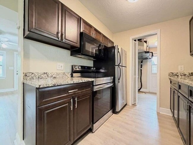 Photo - 3640 Gull Rd