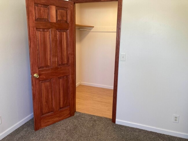Building Photo - 409 S 10th Avenue Unit 409 S 10th Avenue 06 Rental