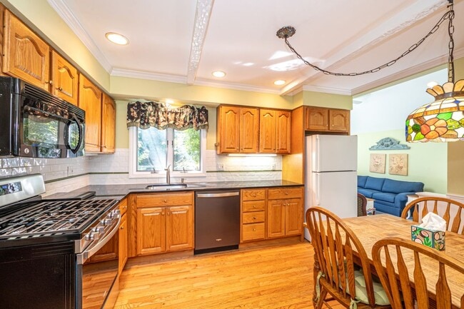 Photo - 40 Somerset Dr