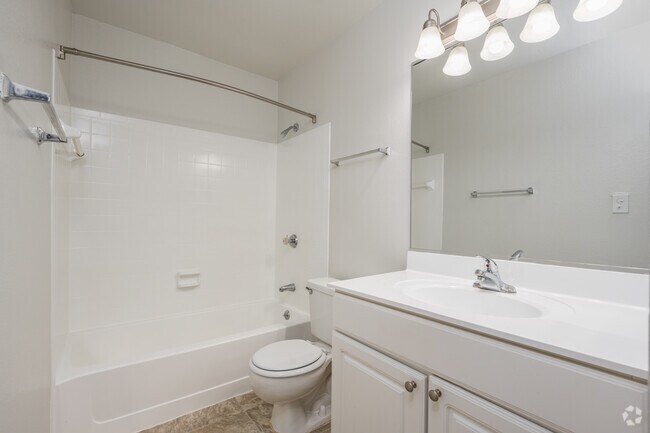 2BR, 1BA - 953SF
