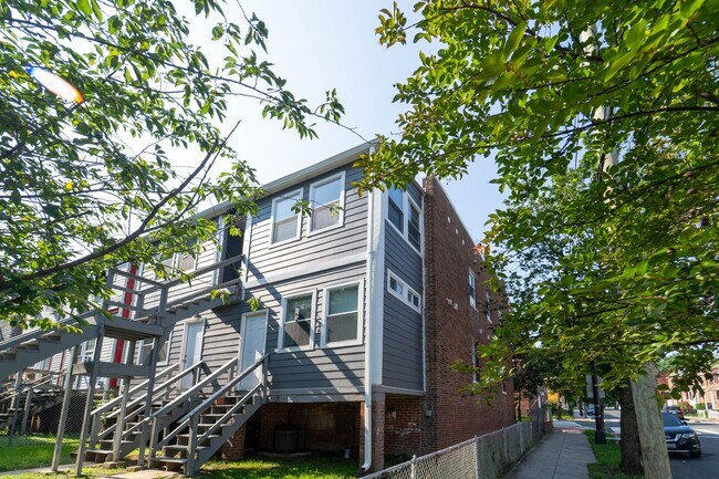 Photo - Move In Ready 2 BD 1 BA close to Metro, Sh... Unit Apt 2