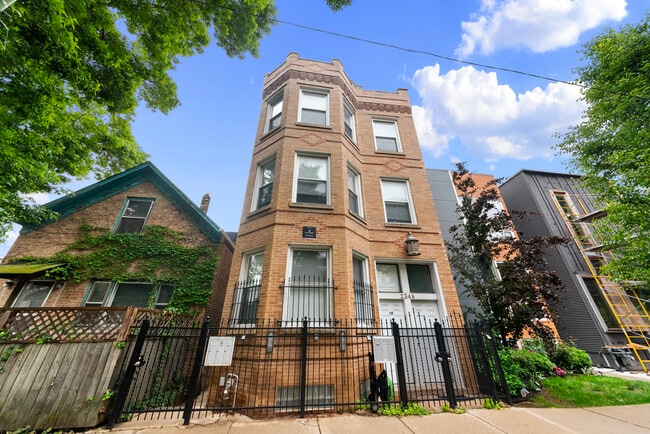 Photo - 2348 W Moffat St Condo Unit 2R