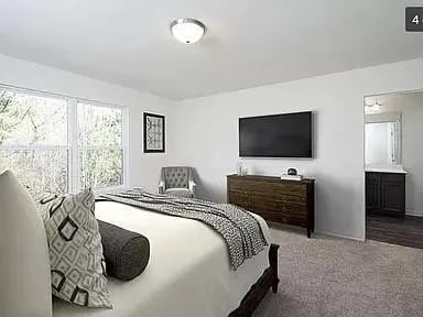 Photo - 1502 Vernon Blvd