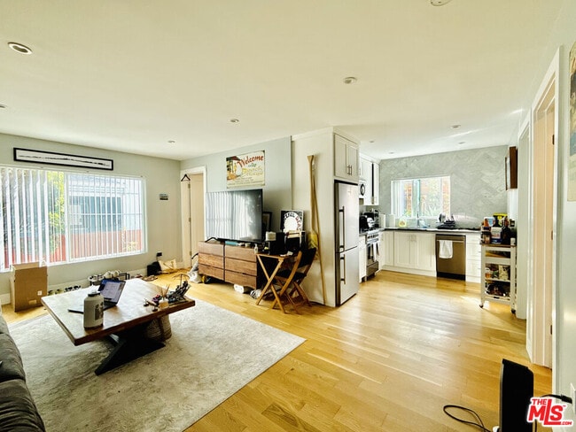 Photo - 724 Ashland Ave Condo