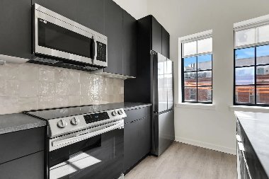 Building Photo - 500 N 13th St