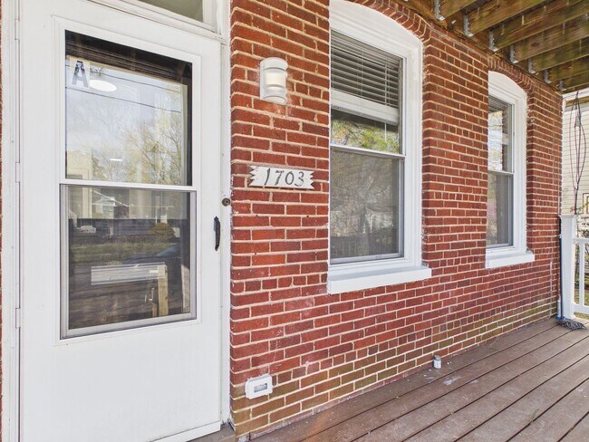 Photo - 1703 Oakdale Ave Unit Apt A