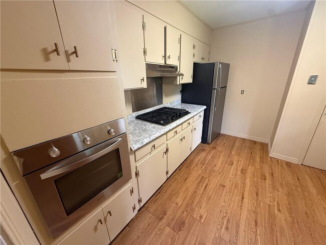 Photo - 2308 Crestwood Cir