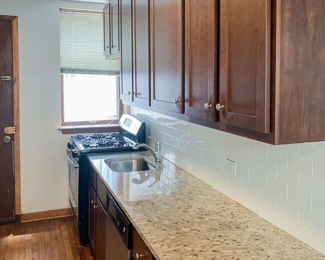 Photo - 877 W Lill Ave Unit D1