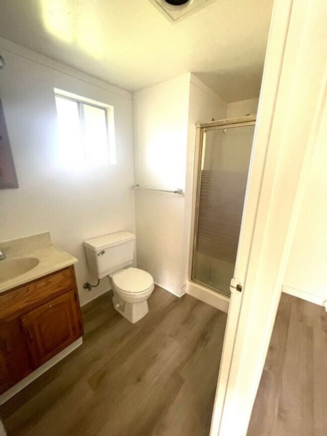 mcc1666* Unidad 1666B Rental Santa Maria, CA