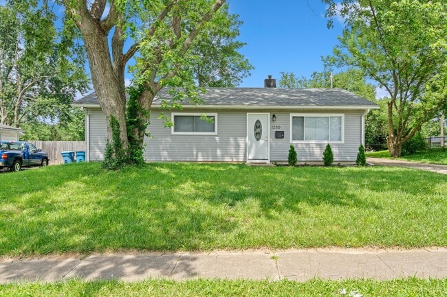 Photo - 1230 Gridley Dr House