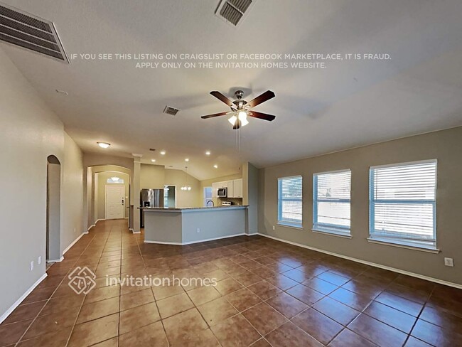 Photo - 562 Hickory Ln