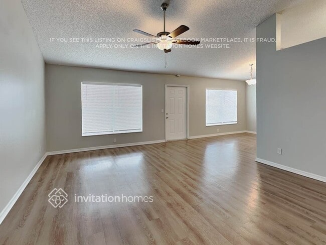 Photo - 1085 Kingfisher Way