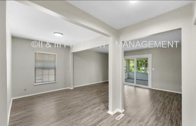 Photo - 9406 W 83rd St