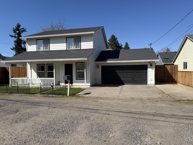 Jardín delantero - 10421 SE Liebe St