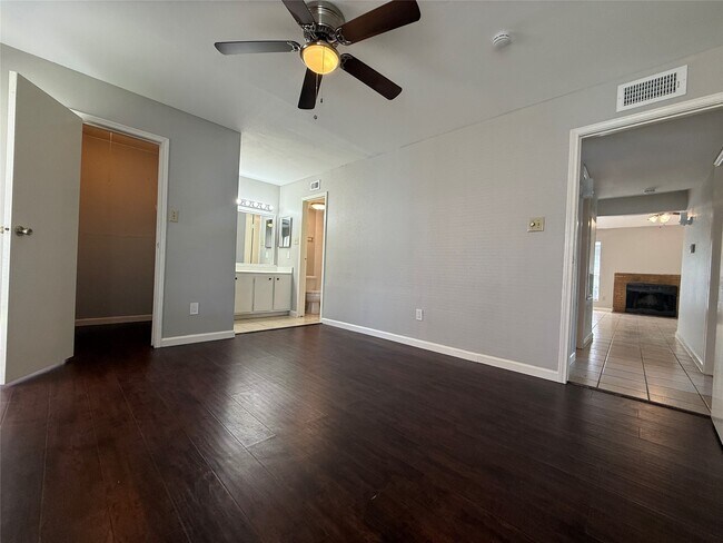 Photo - 7200 W T C Jester Blvd
