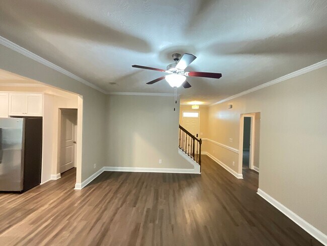 Photo - ****Rent Special***** 50% off the first re...