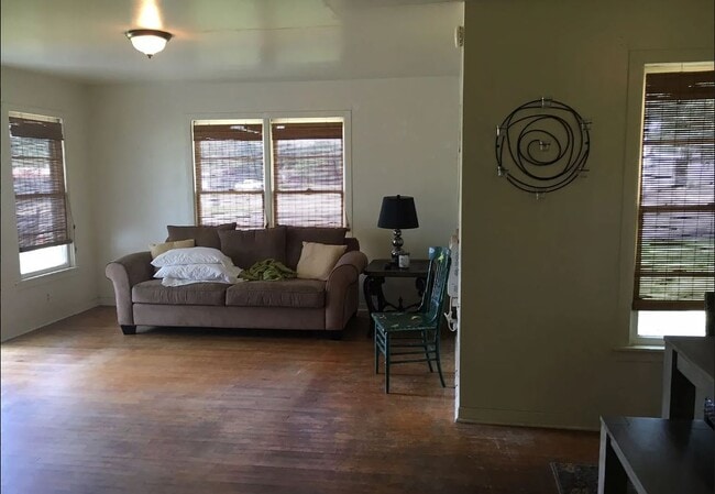 Photo - 100 North Ave E