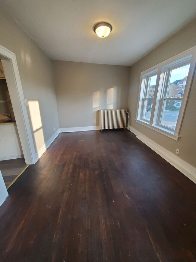 Building Photo - 139-149 W Broadway St Rental