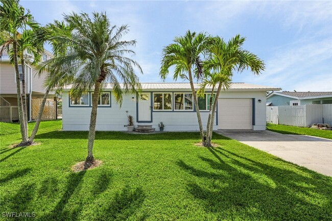 Building Photo - 2240 Oleander St Rental