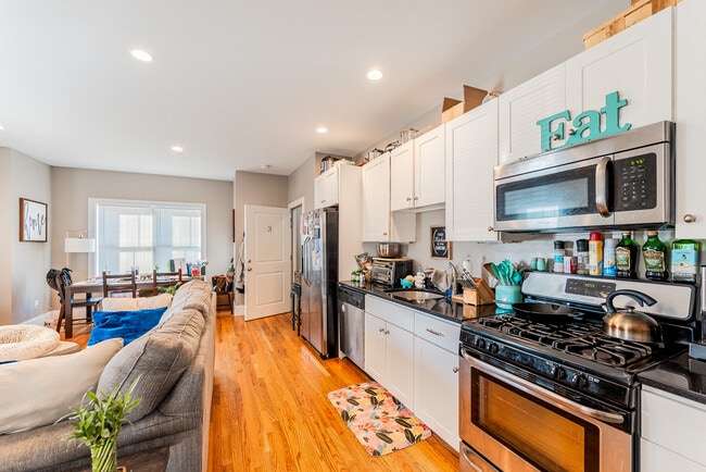 Building Photo - 341 Gallivan Blvd Unit 1