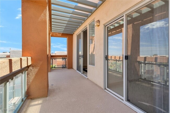 Photo - 63 E Agate Ave Unidad 502