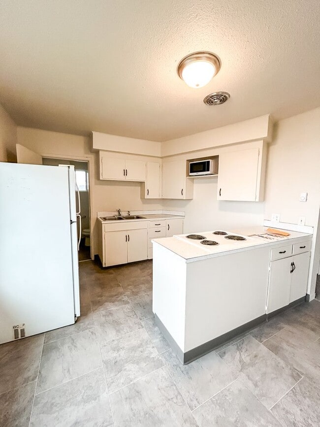 Photo - 2315 AM PERRY Unit 3