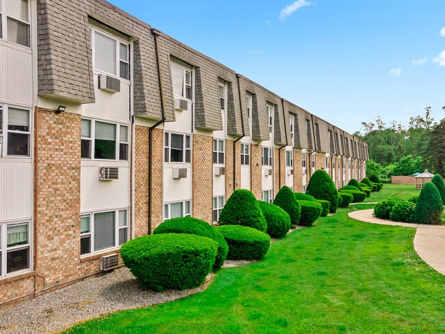 Landings on the Trail Apartment Homes
