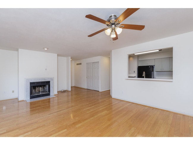 Photo - 5600 Waterman Blvd Unit 7