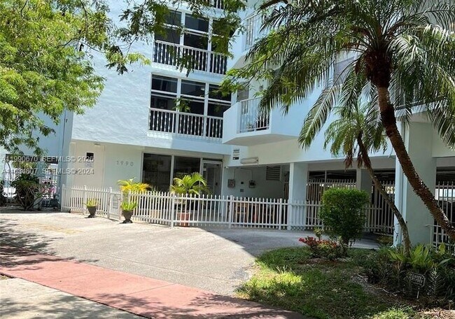 Photo - 1990 Marseille Dr Unit 402