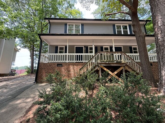 Building Photo - Recently Remodeled 3BD, 2.5BA Raleigh Town... Rental