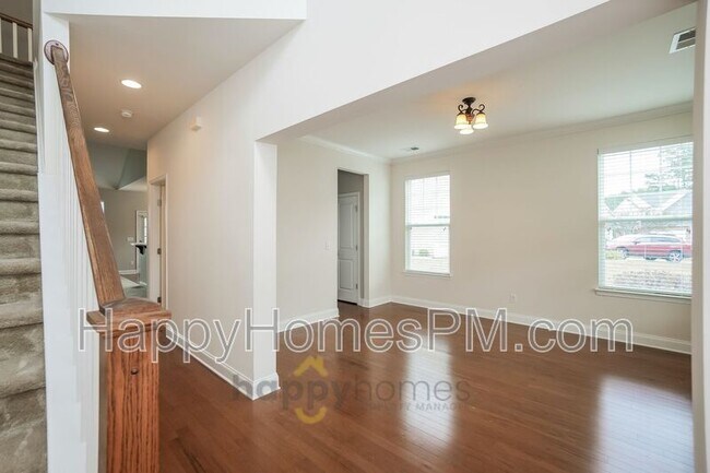 Photo - 350 Spectrum Rd