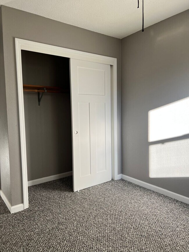 One Bedroom Remodeled apartment in Pulaski House Rental in Pulaski