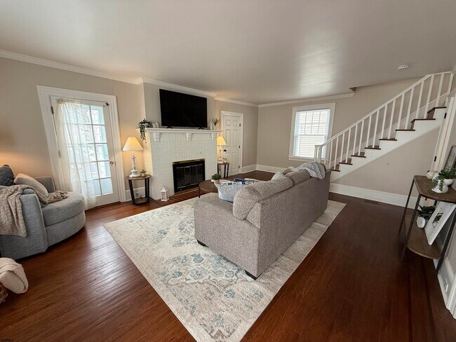 Photo - 119 N Clermont Ave