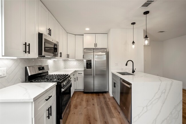 Photo - 3923 Alsace St