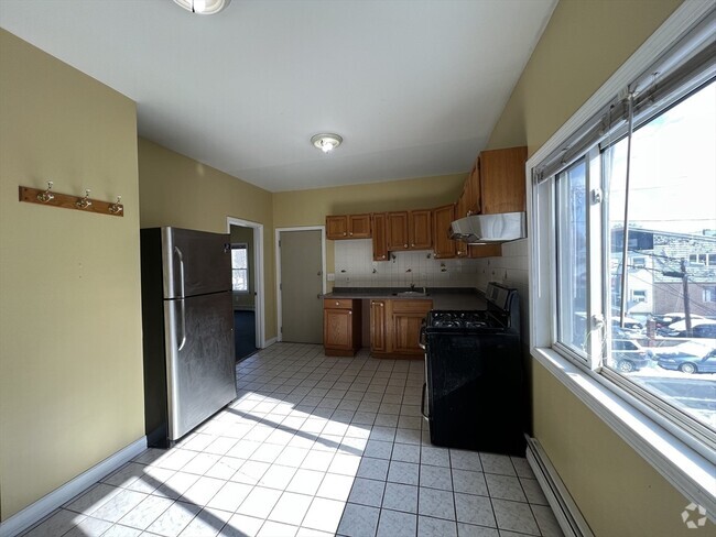 Building Photo - 2 Wyeth Ct Unit #2 Rental