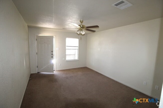 Building Photo - 4205 Primrose Dr Rental