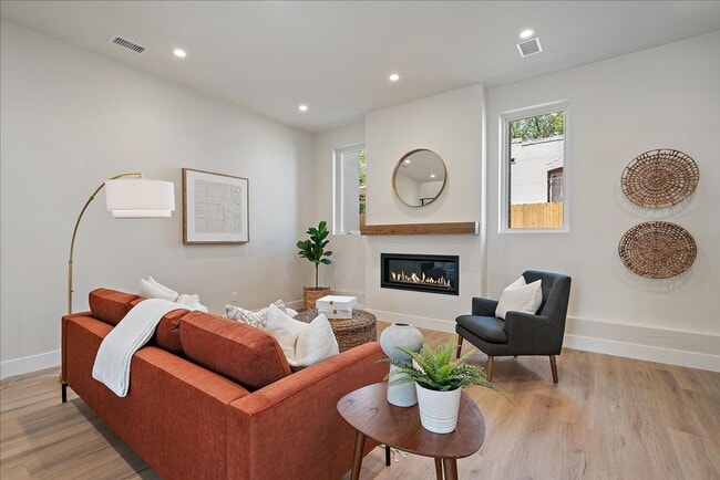 Photo - Luxurious New Townhome in South Sloan’s Lake