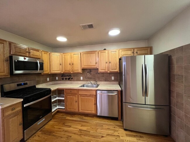 209 Franklin St Unit 2