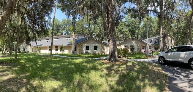 Building Photo - 1152 Old Hammock Rd Unit Country Apartments