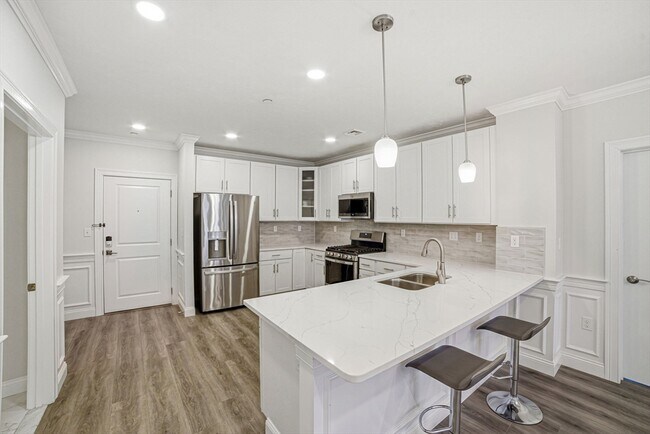 Photo - 320 Middlesex Ave Unidad D208