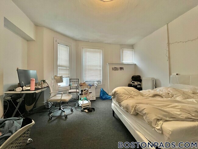 Photo - 218 Hemenway St Unit 2