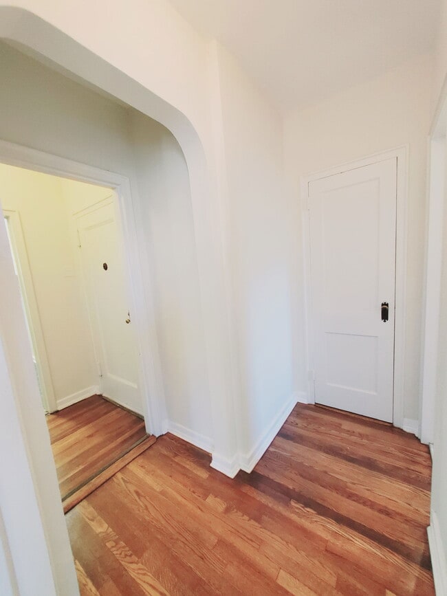 Photo - 104 Woodside Green Unit C