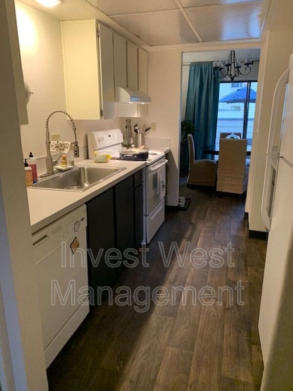 Photo - 8604 NE Mason Dr