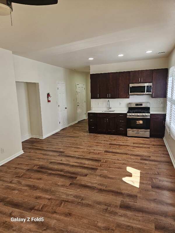 Photo - 424 Leslie St Unit Apt 2